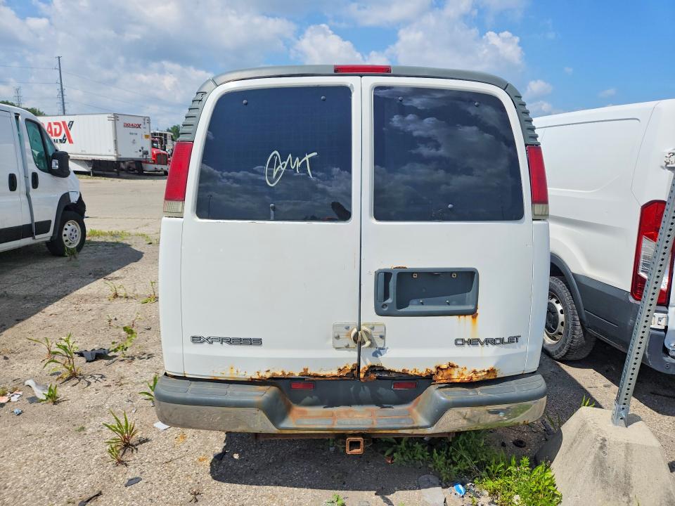 2002 Chevrolet Express მანქანა იყიდება აუქციონზე, vin: 1GCFG15R121183618, აუქციონის ნომერი: 58105626