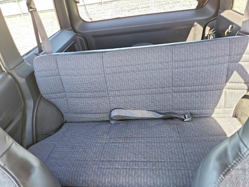 57742666 :رقم المزاد ، 1J4FF48S6YL120721 vin ، 2000 Jeep Cherokee مزاد بيع