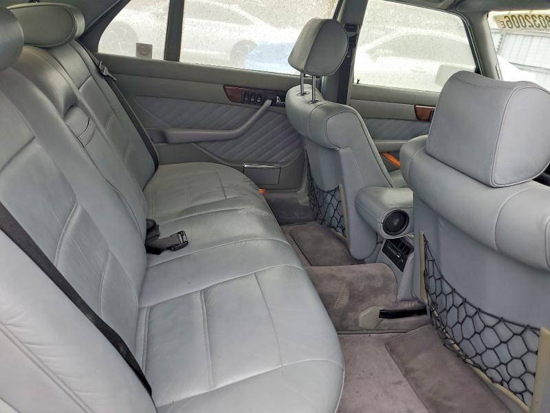 58032006 :رقم المزاد ، WDBCA39D7JA398223 vin ، 1988 Mercedes-benz 560 مزاد بيع