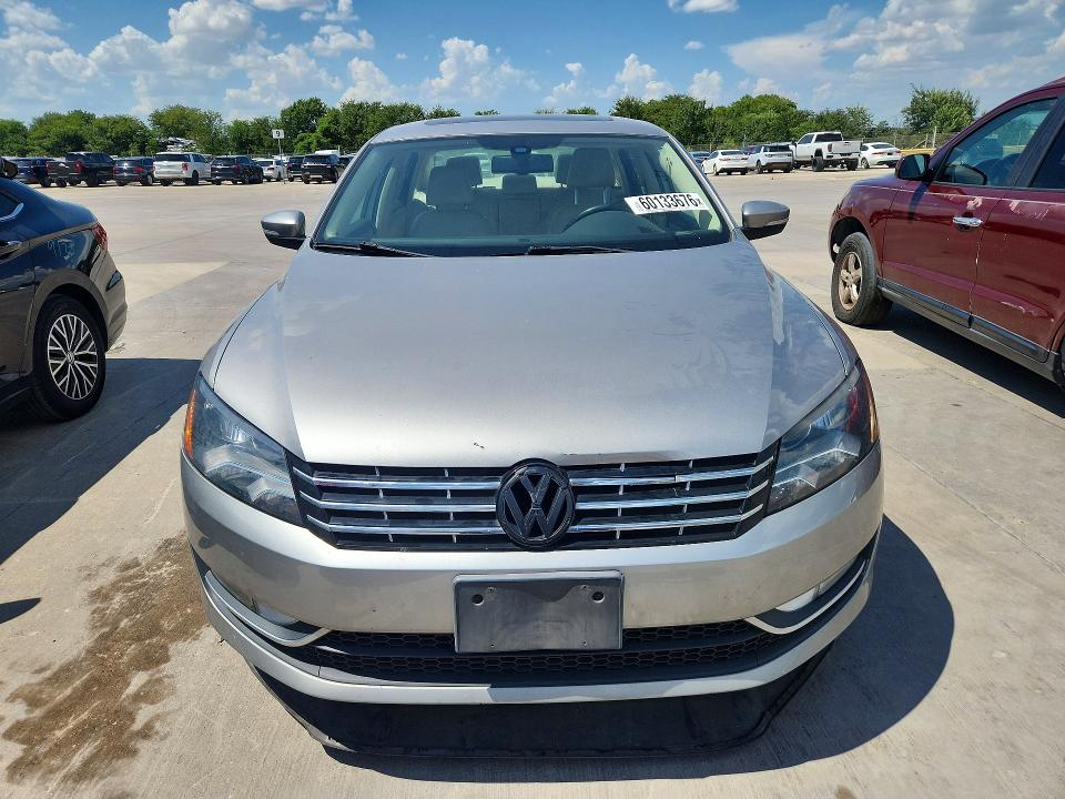 2013 Volkswagen Passat მანქანა იყიდება აუქციონზე, vin: 1VWBN7A38DC112381, აუქციონის ნომერი: 60133676