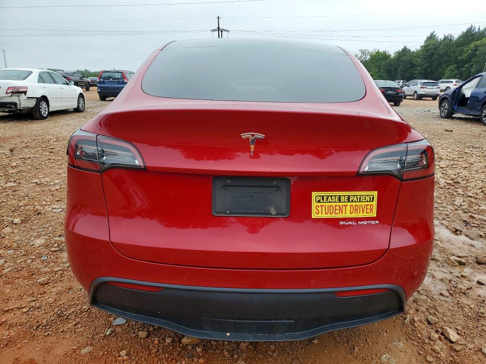 62121106 :رقم المزاد ، 5YJYGDEE3MF253685 vin ، 2021 Tesla Model Y مزاد بيع