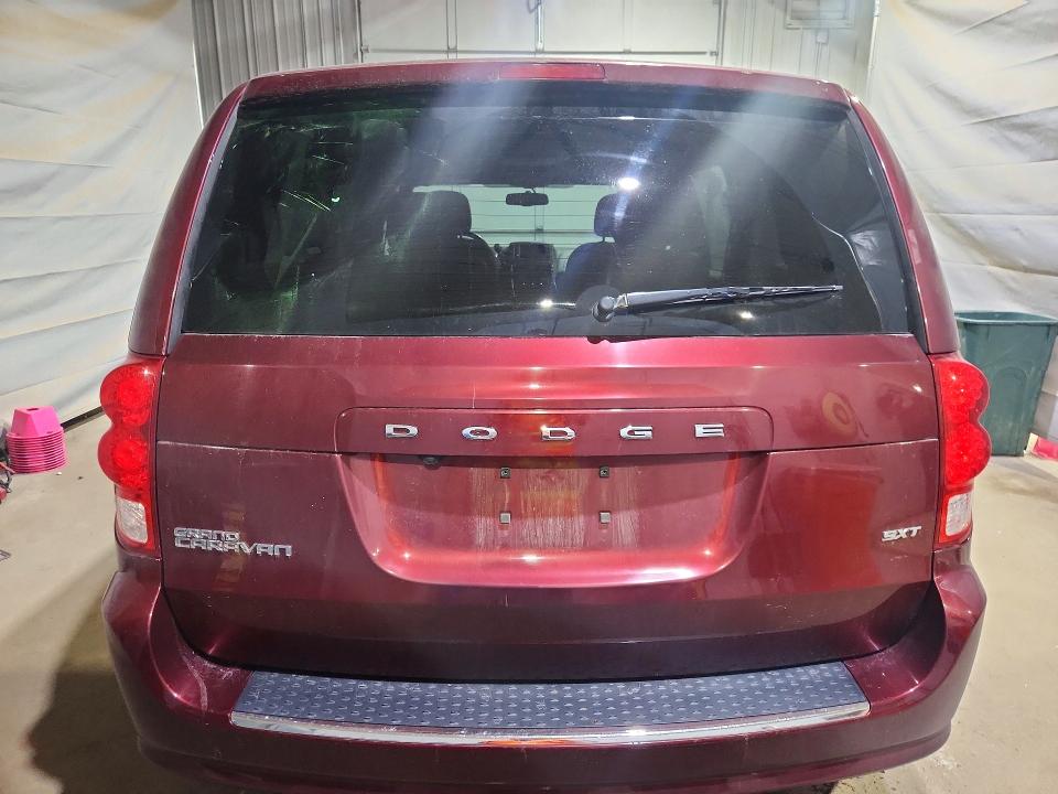 60751636 :رقم المزاد ، 2C4RDGCG1JR191660 vin ، 2018 Dodge Grand Caravan مزاد بيع
