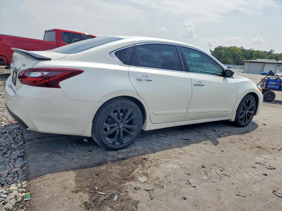 Продаж на аукціоні авто 2017 Nissan Altima, vin: 1N4AL3AP3HC271983, номер лоту: 63037896