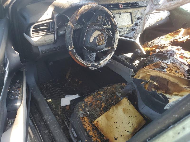 60158696 :رقم المزاد ، 4T1B11HK0KU249942 vin ، 2019 Toyota Camry مزاد بيع