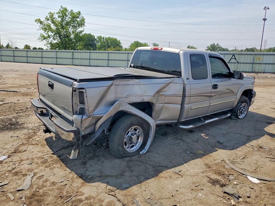 62971286 :رقم المزاد ، 1GCHC29U35E102186 vin ، 2005 Chevrolet Silverado مزاد بيع