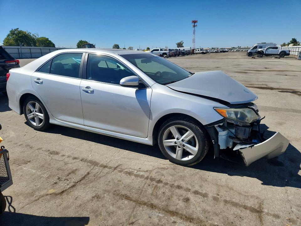 63375786 :رقم المزاد ، 4T1BF1FK5CU605467 vin ، 2012 Toyota Camry مزاد بيع
