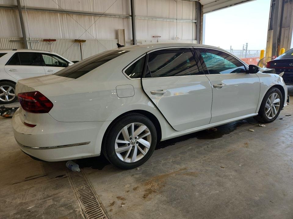 59823746 :رقم المزاد ، 1VWBA7A35JC027294 vin ، 2018 Volkswagen Passat مزاد بيع