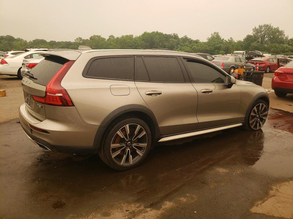Продажа на аукционе авто 2020 Volvo V60 Cross Country, vin: YV4102WK5L1041566, номер лота: 60949916