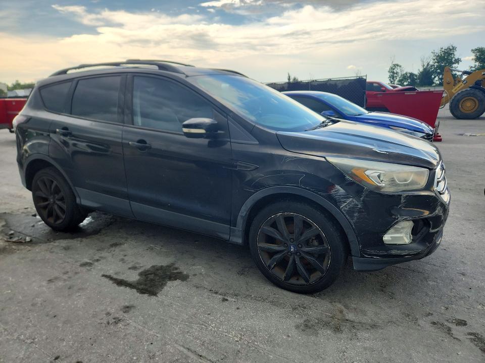Продажа на аукционе авто 2017 Ford Escape, vin: 1FMCU0JD9HUD81799, номер лота: 60137236