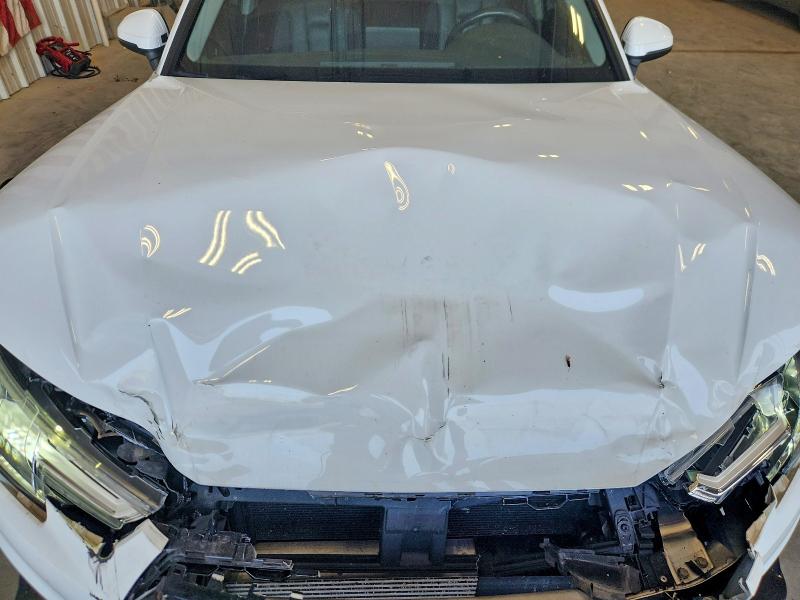 Продажа на аукционе авто 2018 Audi A4, vin: WAUENAF46JA021838, номер лота: 61618946
