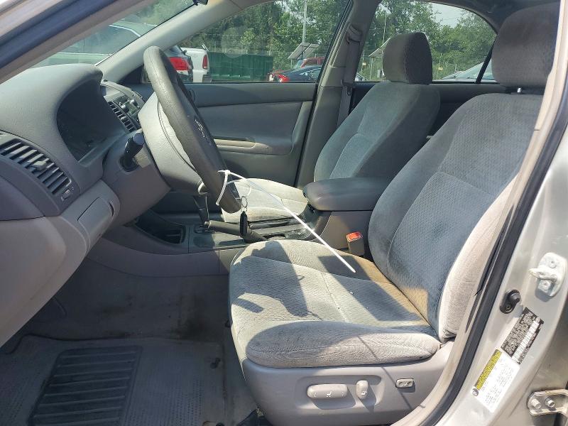 50612106 :رقم المزاد ، 4T1BE32KX4U843501 vin ، 2004 Toyota Camry مزاد بيع