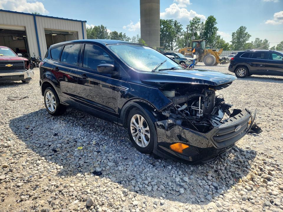 2018 Ford Escape მანქანა იყიდება აუქციონზე, vin: 1FMCU0F7XJUB03230, აუქციონის ნომერი: 60235356