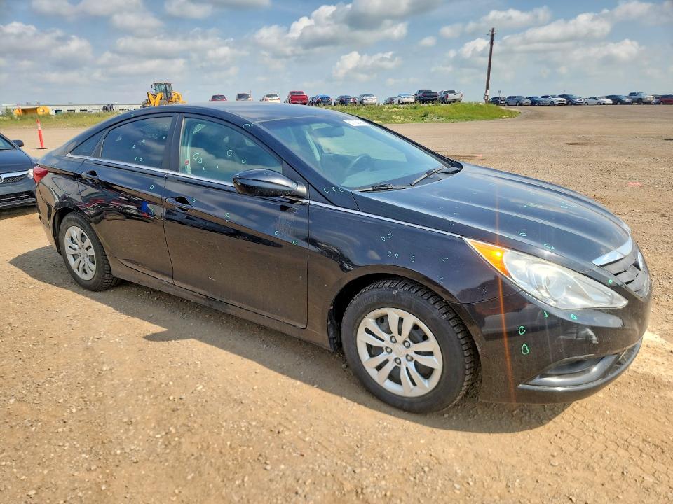 61120106 :رقم المزاد ، 5NPEB4AC3DH665600 vin ، 2013 Hyundai Sonata مزاد بيع