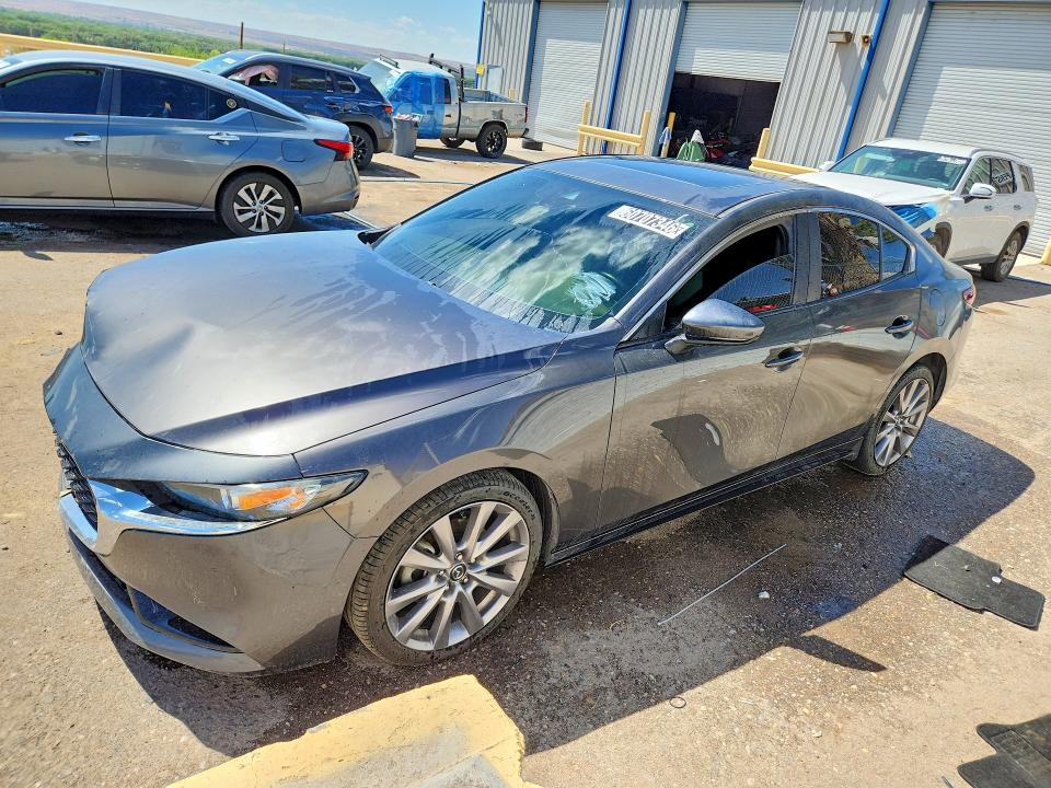 60707346 :رقم المزاد ، 3MZBPBCM6MM208530 vin ، 2021 Mazda 3 مزاد بيع