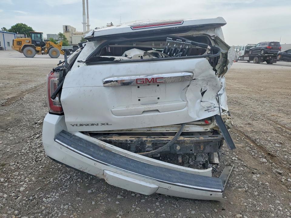Продаж на аукціоні авто 2018 Gmc Yukon Xl, vin: 1GKS2HKJ8JR315640, номер лоту: 62587346