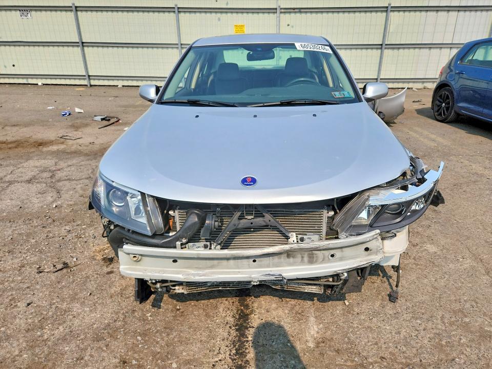 60530246 :رقم المزاد ، YS3FA4CY5B1313857 vin ، 2011 Saab 9-3 مزاد بيع