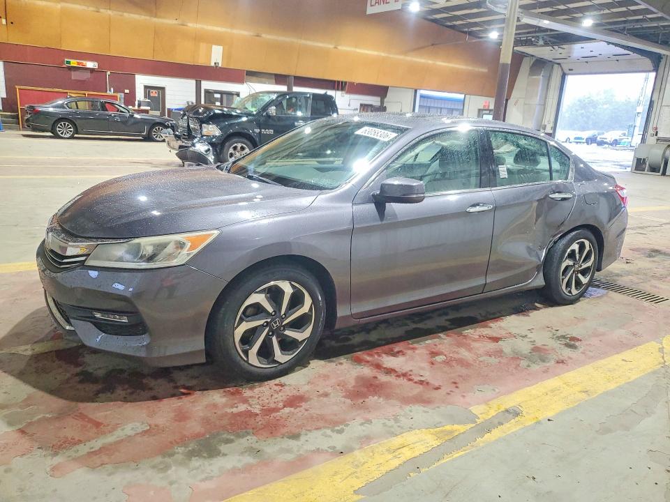 Продаж на аукціоні авто 2017 Honda Accord, vin: 1HGCR3F88HA014978, номер лоту: 63058306