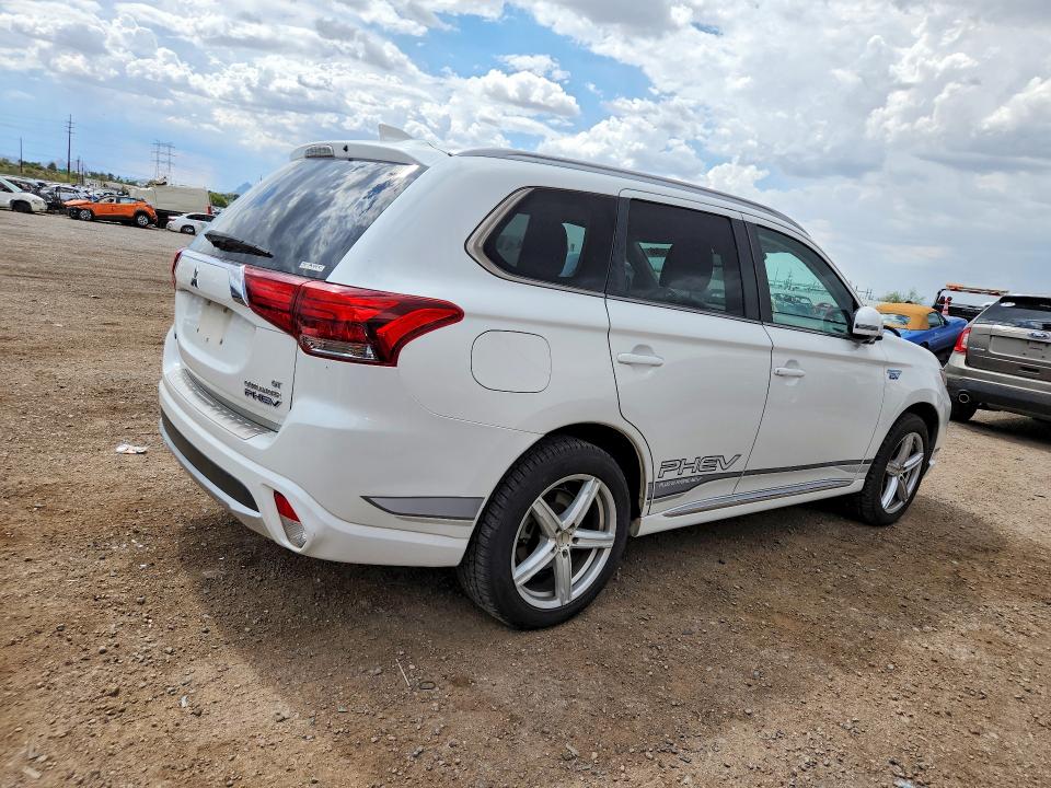 Продаж на аукціоні авто 2018 Mitsubishi Outlander, vin: JA4J24A50JZ035001, номер лоту: 61249346