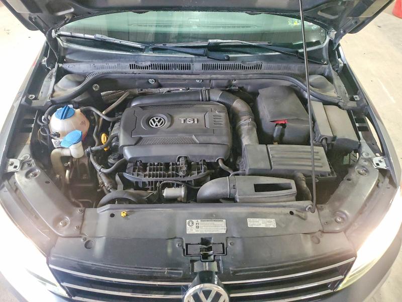 59808006 :رقم المزاد ، 3VWL17AJ2HM392642 vin ، 2017 Volkswagen Jetta مزاد بيع