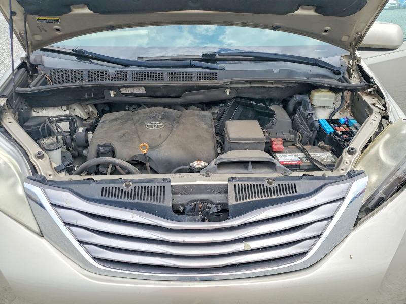 2017 Toyota Sienna მანქანა იყიდება აუქციონზე, vin: 5TDYZ3DC0HS777477, აუქციონის ნომერი: 62480616