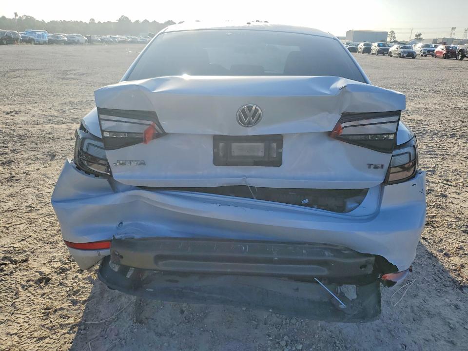 2017 Volkswagen Jetta მანქანა იყიდება აუქციონზე, vin: 3VW2B7AJ3HM382582, აუქციონის ნომერი: 62870206