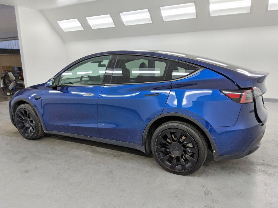 60645306 :رقم المزاد ، 7SAYGDEE3NF481237 vin ، 2022 Tesla Model Y مزاد بيع