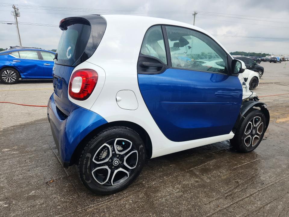 Продажа на аукционе авто 2016 Smart Fortwo, vin: WMEFJ5DA5GK070052, номер лота: 59885266
