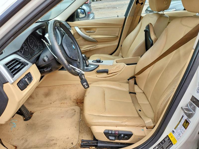2013 Bmw 328 მანქანა იყიდება აუქციონზე, vin: WBA3B5G51DNS04219, აუქციონის ნომერი: 62780606