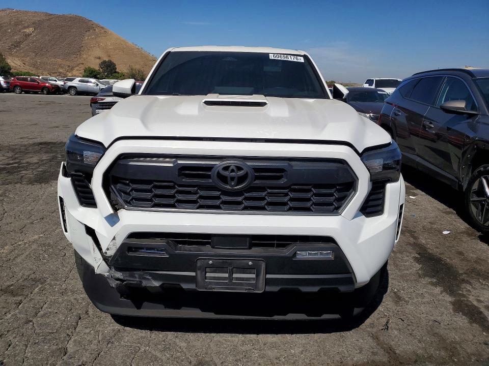 60698176 :رقم المزاد ، 3TMLB5JN0RM080179 vin ، 2024 Toyota Tacoma مزاد بيع