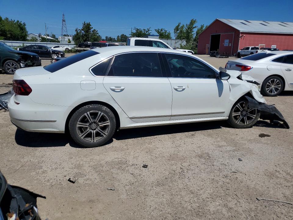 63314246 :رقم المزاد ، 1VWBT7A39HC085087 vin ، 2017 Volkswagen Passat مزاد بيع