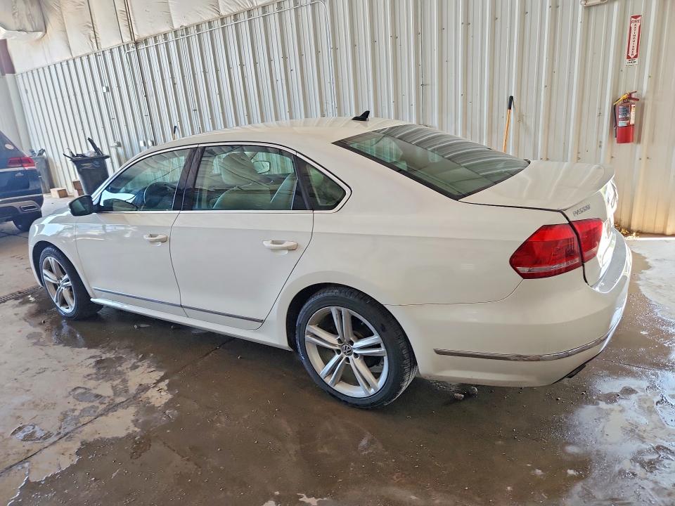 60641116 :رقم المزاد ، 1VWCT7A35FC037815 vin ، 2015 Volkswagen Passat مزاد بيع