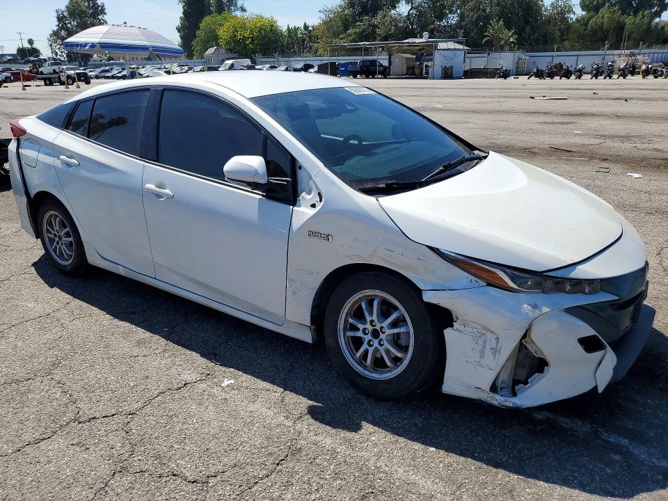62643116 :رقم المزاد ، JTDKARFP2H3053212 vin ، 2017 Toyota Prius Prime مزاد بيع