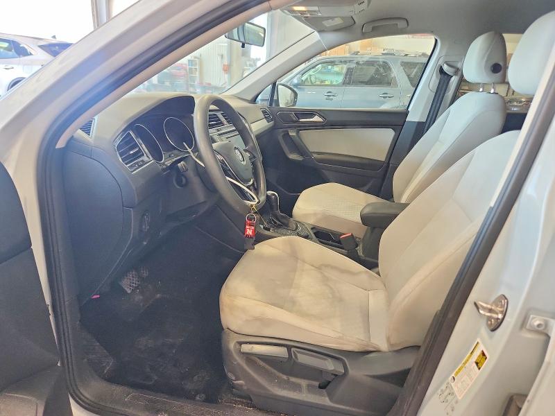 60658556 :رقم المزاد ، 3VV0B7AX9JM081126 vin ، 2018 Volkswagen Tiguan مزاد بيع