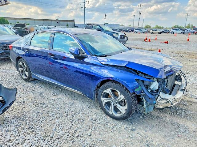 61114456 :رقم المزاد ، 1HGCV1F45JA146051 vin ، 2018 Honda Accord مزاد بيع