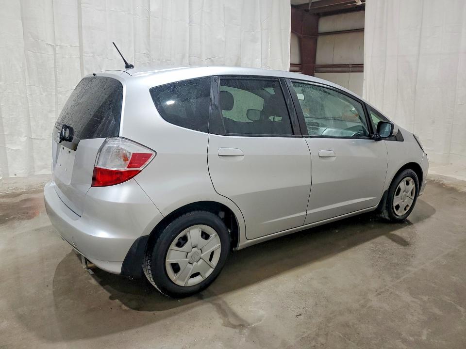 60676676 :رقم المزاد ، JHMGE8H34DC007906 vin ، 2013 Honda Fit مزاد بيع