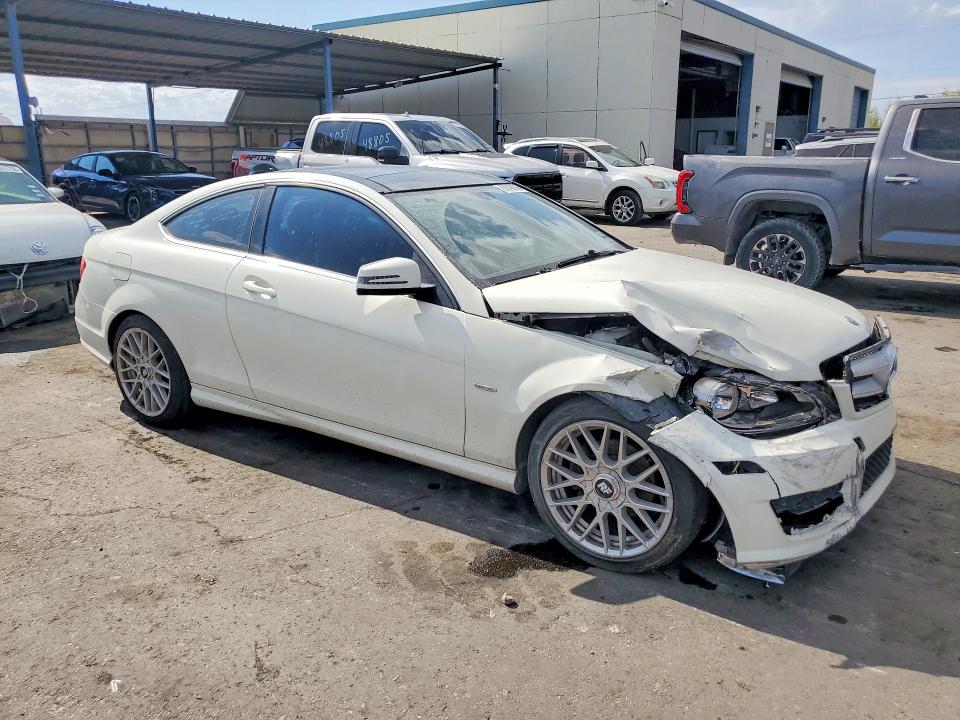 2012 Mercedes-benz C მანქანა იყიდება აუქციონზე, vin: WDDGJ4HB9CF801106, აუქციონის ნომერი: 60045196