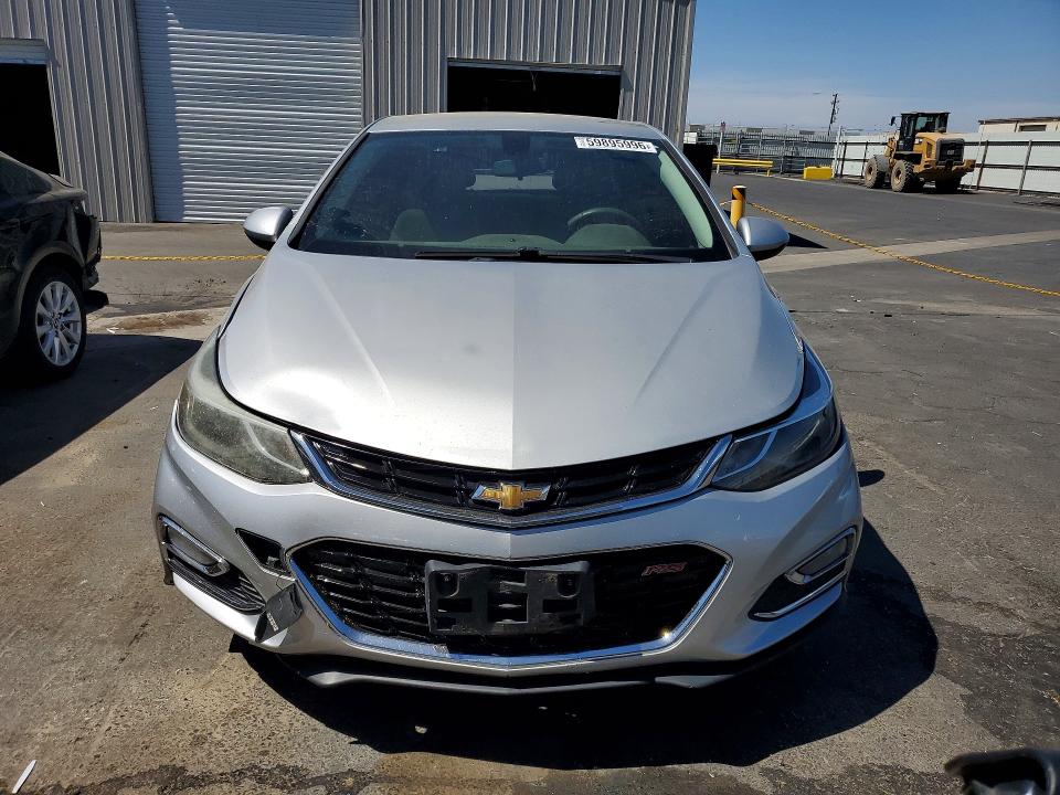 59895996 :رقم المزاد ، 1G1BE5SM3H7131877 vin ، 2017 Chevrolet Cruze مزاد بيع