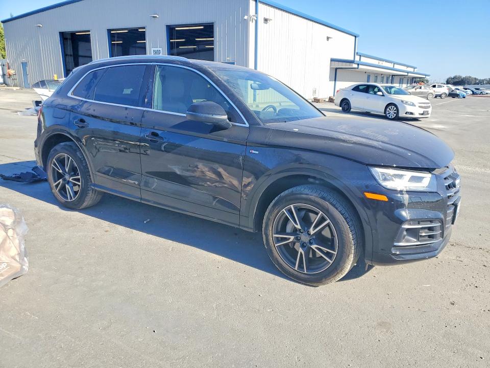 62810446 :رقم المزاد ، WA1F2AFY2L2061828 vin ، 2020 Audi Q5 E مزاد بيع