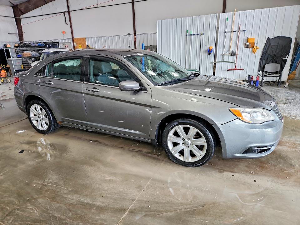59911076 :رقم المزاد ، 1C3CCBAB4DN669210 vin ، 2013 Chrysler 200 مزاد بيع