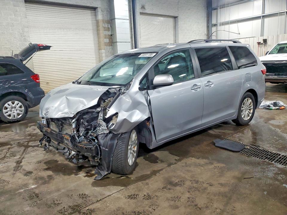 Продажа на аукционе авто 2016 Toyota Sienna, vin: 5TDYK3DC5GS757650, номер лота: 59591186