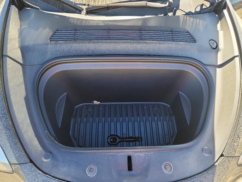 61751886 :رقم المزاد ، 7SAYGDEE7NF395171 vin ، 2022 Tesla Model Y مزاد بيع