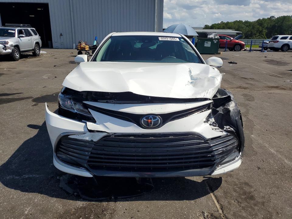 Продаж на аукціоні авто 2022 Toyota Camry, vin: 4T1R11AK2NU657839, номер лоту: 60891086