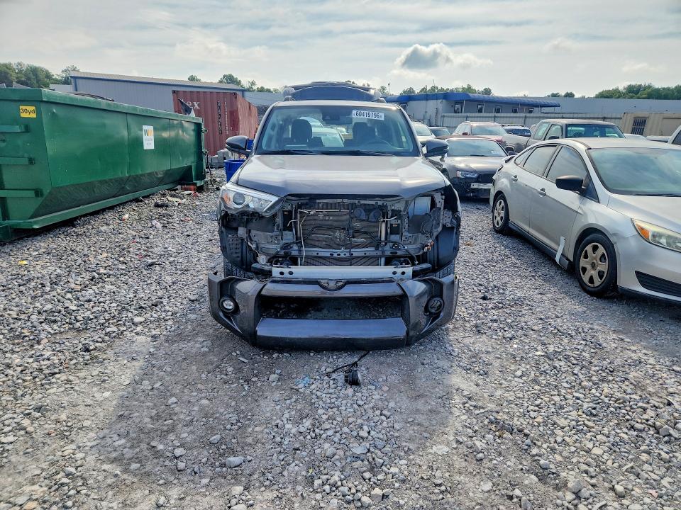 60419796 :رقم المزاد ، JTENU5JR9P6125733 vin ، 2023 Toyota 4runner مزاد بيع