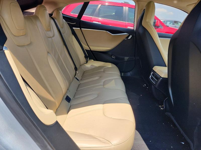 62989346 :رقم المزاد ، 5YJSA1CN6DFP22471 vin ، 2013 Tesla Model S مزاد بيع