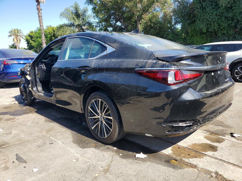 60013546 :رقم المزاد ، 58ADA1C12SU070057 vin ، 2025 Lexus Es 300h مزاد بيع