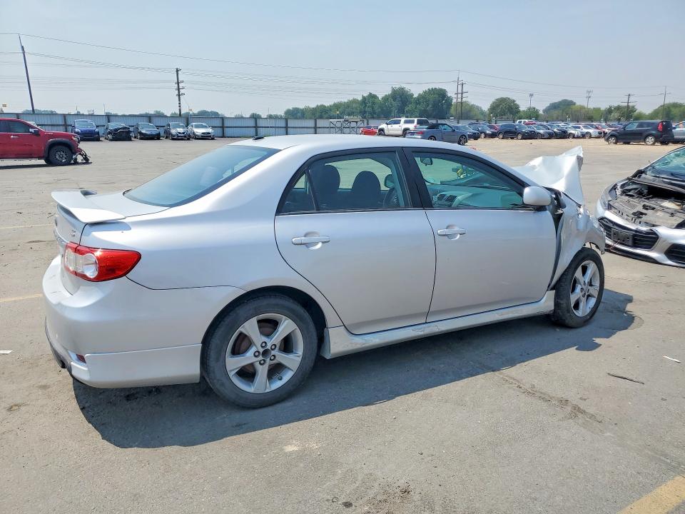 61732746 :رقم المزاد ، 2T1BU4EE6BC734997 vin ، 2011 Toyota Corolla مزاد بيع