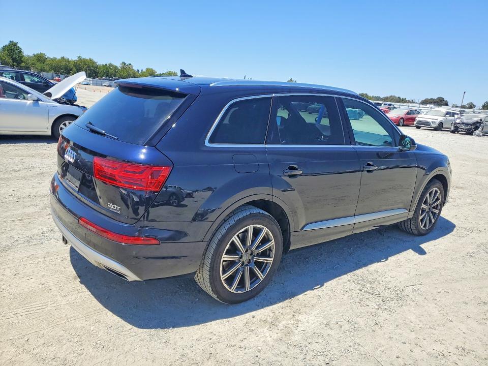 Продаж на аукціоні авто 2017 Audi Q7, vin: WA1LAAF73HD018320, номер лоту: 60718476