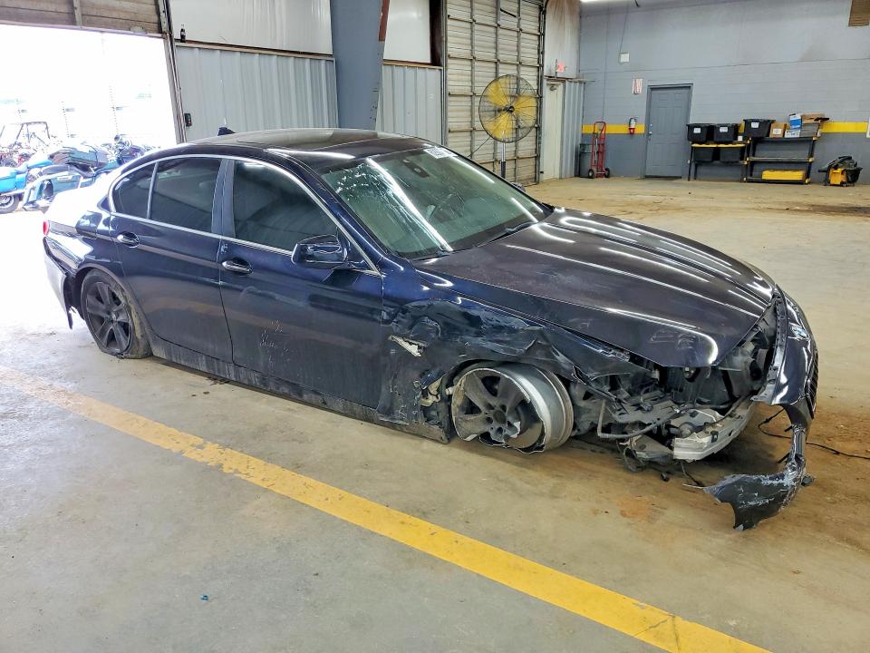 62637536 :رقم المزاد ، WBAFR1C51BC741818 vin ، 2011 Bmw 528 مزاد بيع