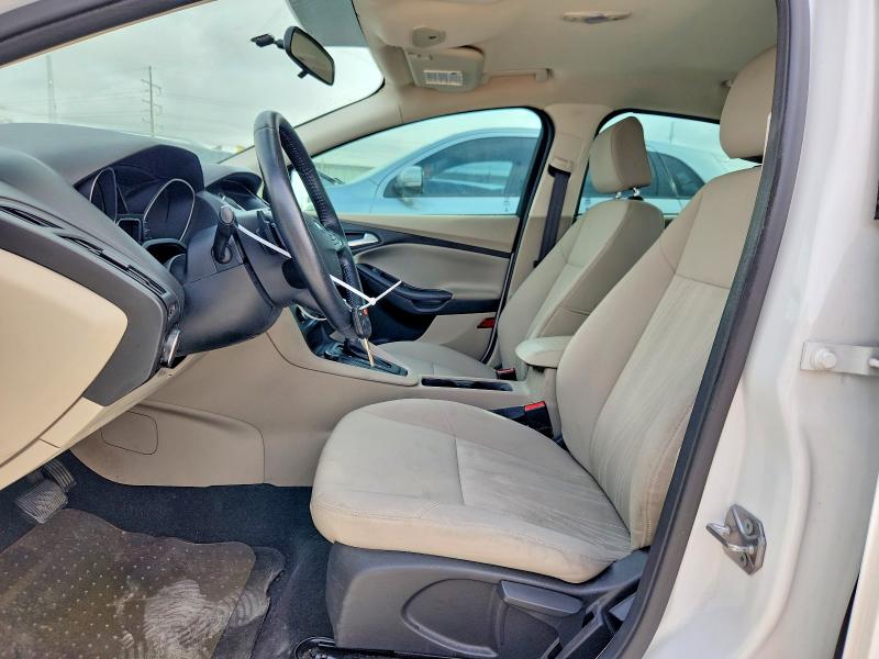 85989785 :رقم المزاد ، 1FADP3F27FL305676 vin ، 2015 Ford Focus مزاد بيع