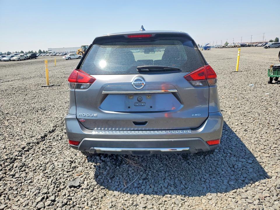 2017 Nissan Rogue მანქანა იყიდება აუქციონზე, vin: KNMAT2MVXHP618992, აუქციონის ნომერი: 62252566